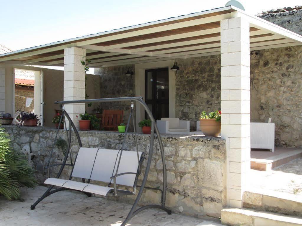 Agriturismo Serrafiori Casa Serrafiori Exterior photo